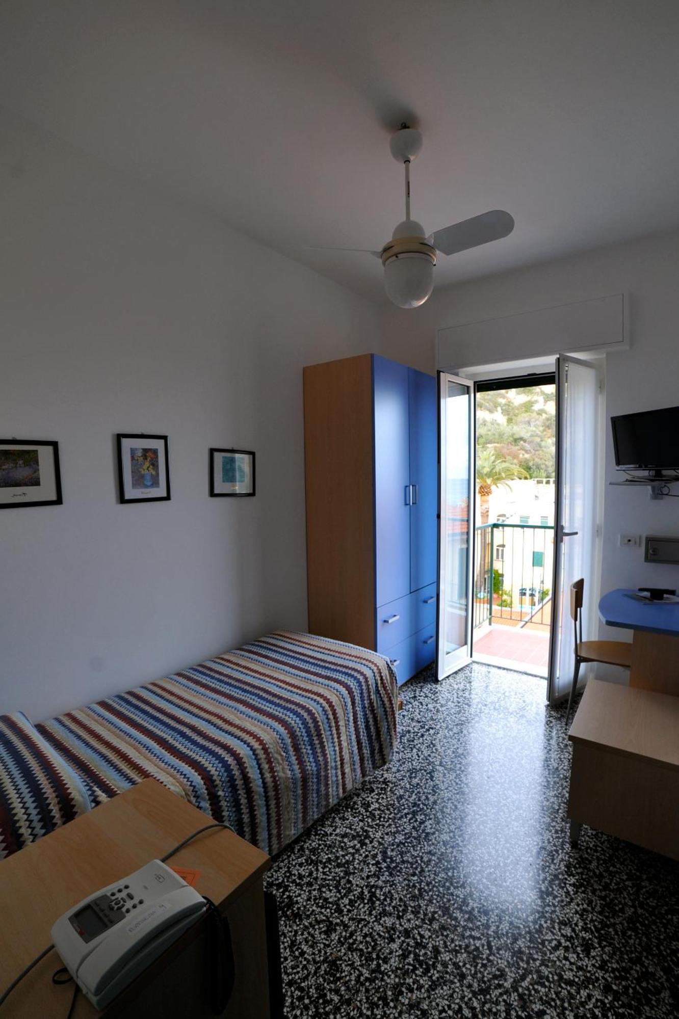 Hotel Al Capo Varigotti Exterior photo